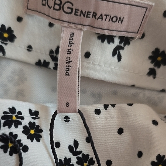 BCBGeneration White and Black Skorts with Floral Pattern - Picture 4 of 4